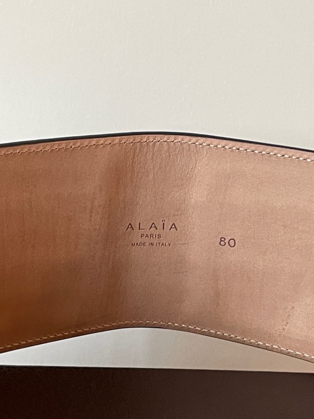 Alaia Black and Cream Leather Double-Buckle Wide Waist Belt - Picture 6 of 9